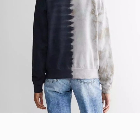 Nwot. Gilded intent sweatshirt size medium - Picture 3 of 4